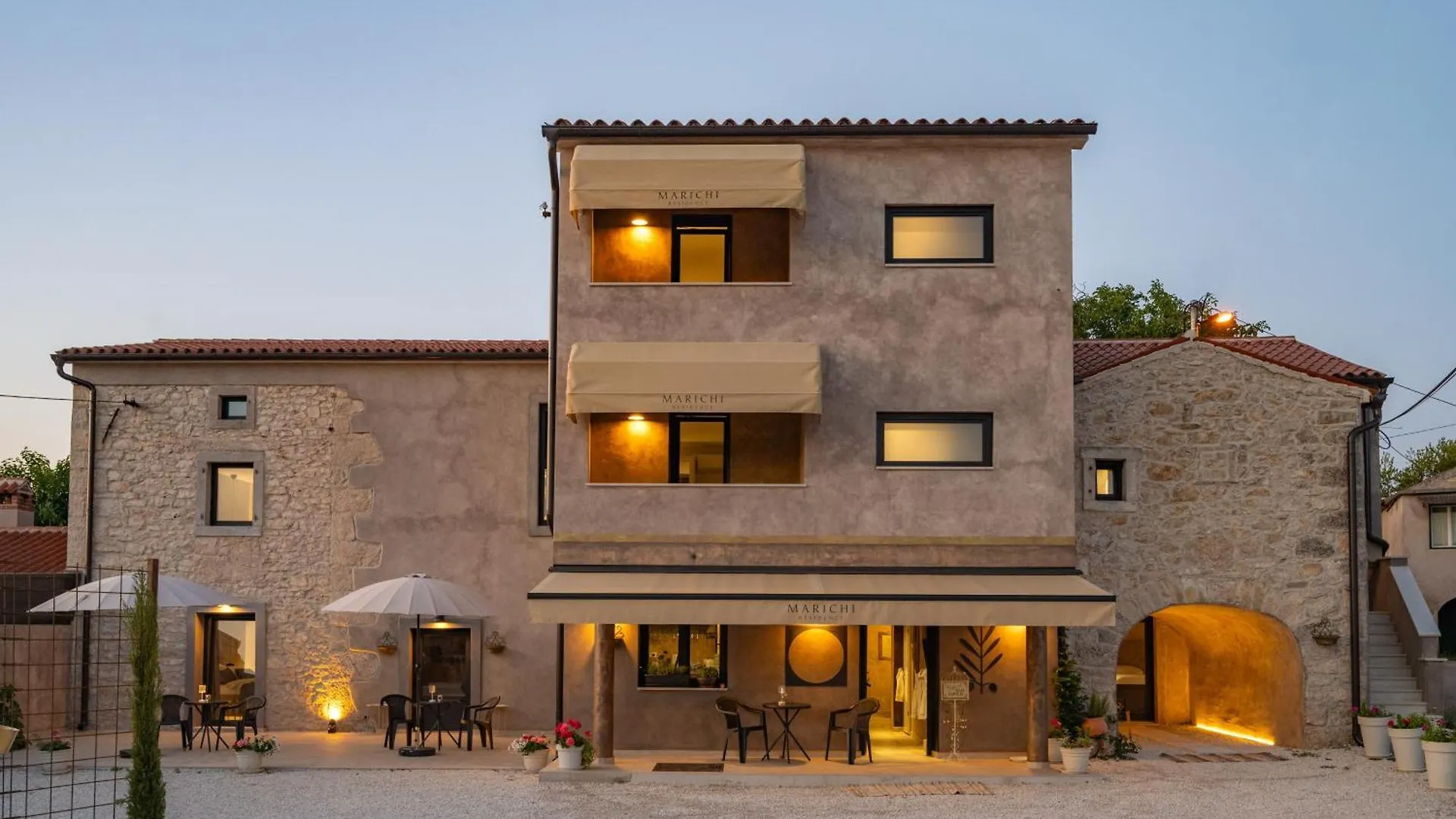 Contatos de Marichi Residence